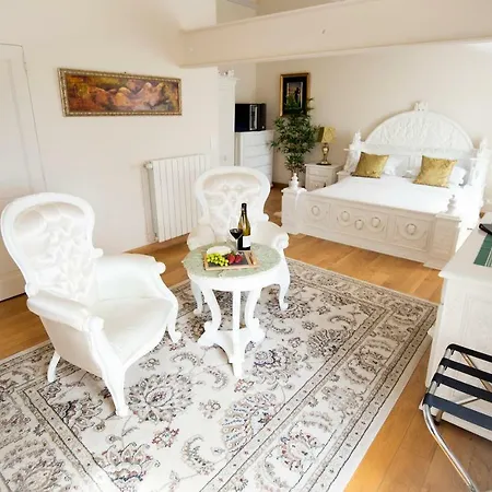 Bed and breakfast Chateau Rieutort 4*